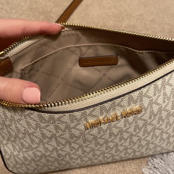 BUNDLE OF 2 DESIGNER BAGS - Picture 12 of 13